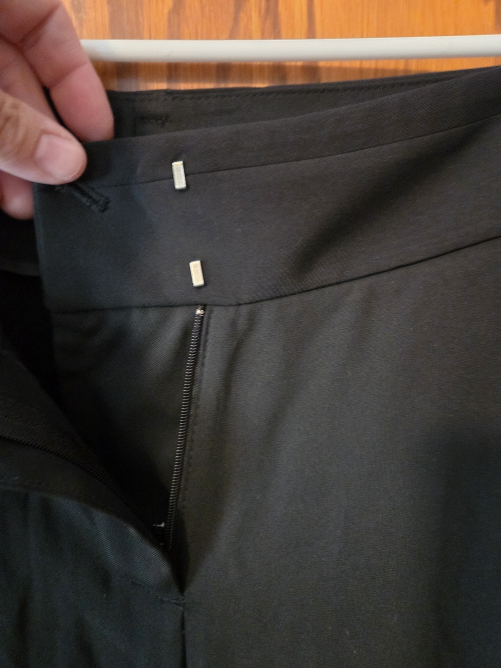 Classic Black Wide-Leg Women’s Dress Pants - Picture 4 of 6